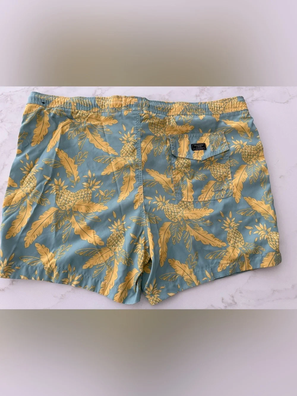 Abercrombie & Fitch Men’s Yellow Pineapple Print Shorts on Teal Size: XL Stretch